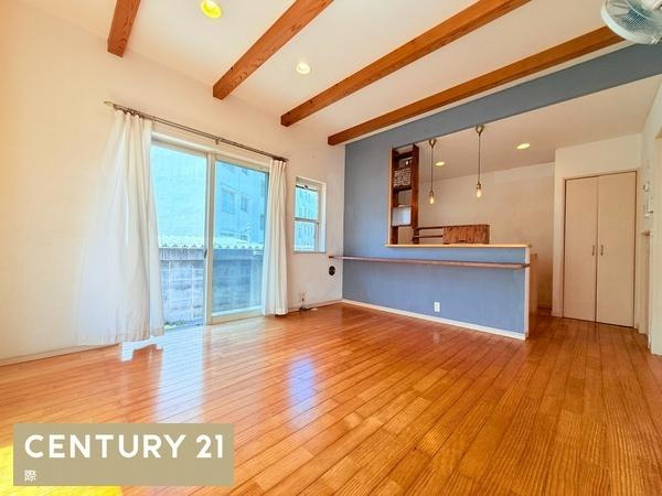 和歌山市栄谷　中古戸建の居間・リビング