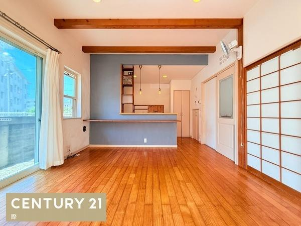 和歌山市栄谷　中古戸建の居間・リビング