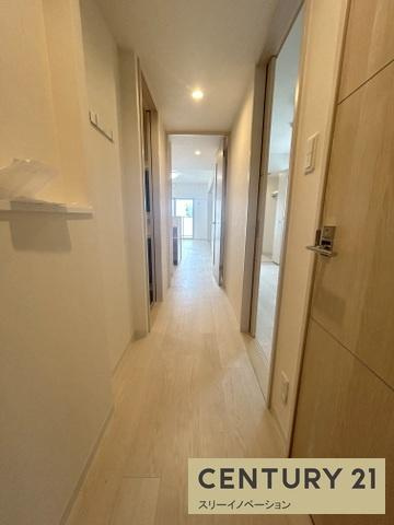 DAWN RESIDENCE sangenyahigasiの玄関|★広々玄関スペース★