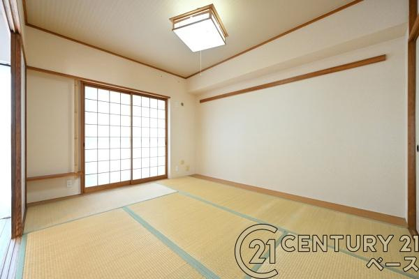 馬見第一住宅 １６号棟の和室|■現地撮影写真■ご家族のくつろぎスペースとしてもご利用いただけます。