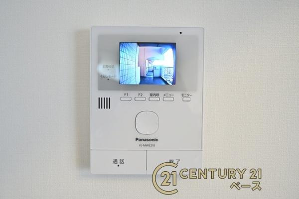 馬見第一住宅 １６号棟の内装|■現地撮影写真■ＴＶモニター付きインターホンで防犯対策もバッチリ！来客も一目でわかり安心です！