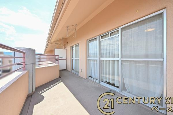 馬見第一住宅 １６号棟のバルコニー|■現地撮影写真■日当たりのよい南面バルコニー！洗濯物もよく乾きます！