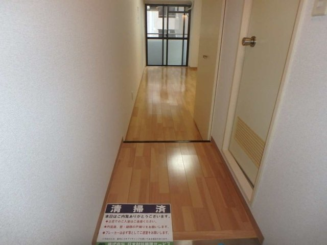 アーバンロジェ西浅草の玄関