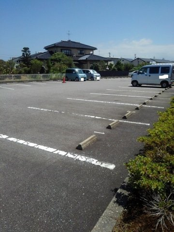 プラム２１の駐車場|駐車スペースもあります