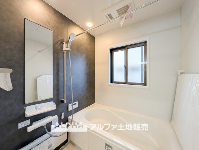 ~昭島田中町1丁目~Remodeled Homeの浴室|【Reheating function】
◆追い焚き機能◆冷めた湯舟はいつでも追い焚きが可能。少しでも水道・ガス代金の節約に、そしていつでも暖かな湯船に入ることが出来ますね。
