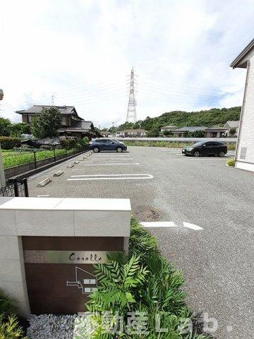 コローレⅠの駐車場