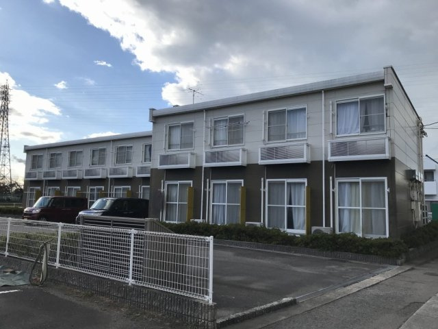 レオパレスカマン　オレイエの外観