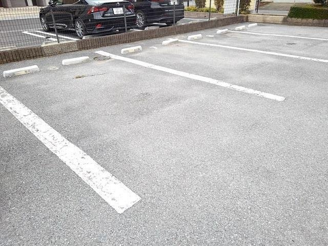 アーバンコート城南の駐車場