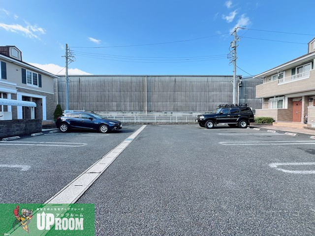 カーサ　エレガンテⅡの駐車場