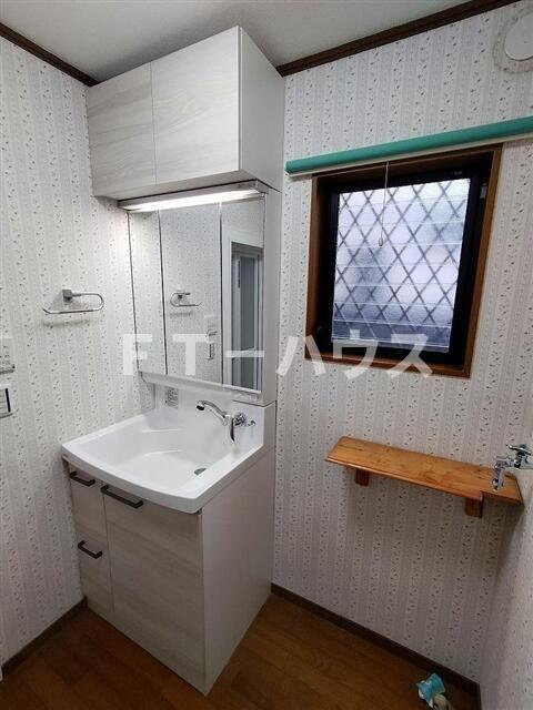 松戸市高塚新田５８１戸建の洗面所
