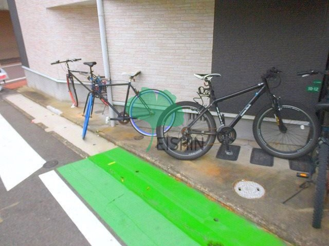 プラムガーデン竹下の駐車場