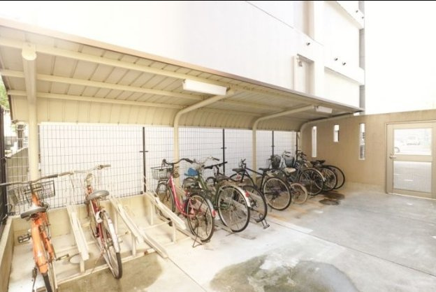 モンルポ博多駅東の駐車場
