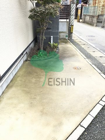 杢の長屋(もくの長屋)の駐車場