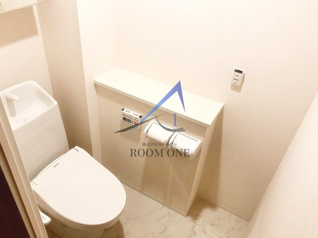 Ｆ－ＢＡＳＥ  Ｅａｓｔのトイレ|トイレです。