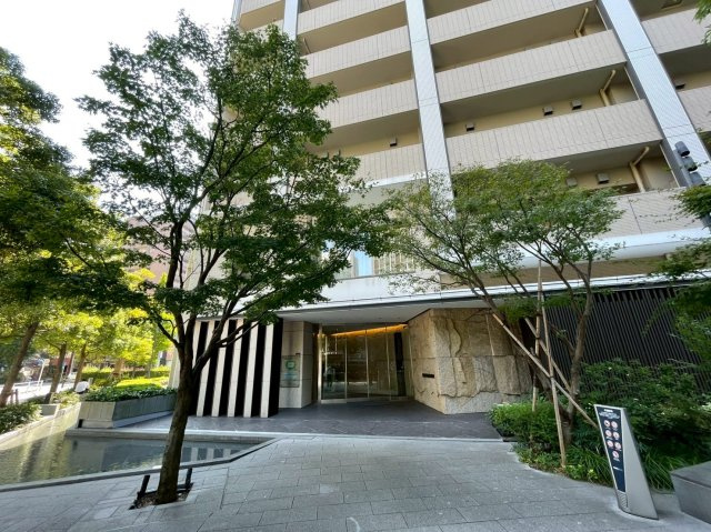 Ｂｒｉｌｌｉａ　ＴＨＥ　ＴＯＷＥＲ　ＴＯＫＹＯ　ＹＡＥＳＵ　ＡＶＥＮＵの外観