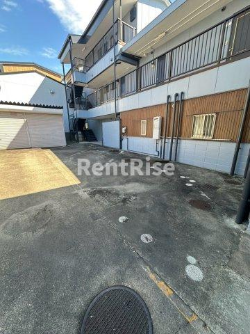 シャトル未来の駐車場