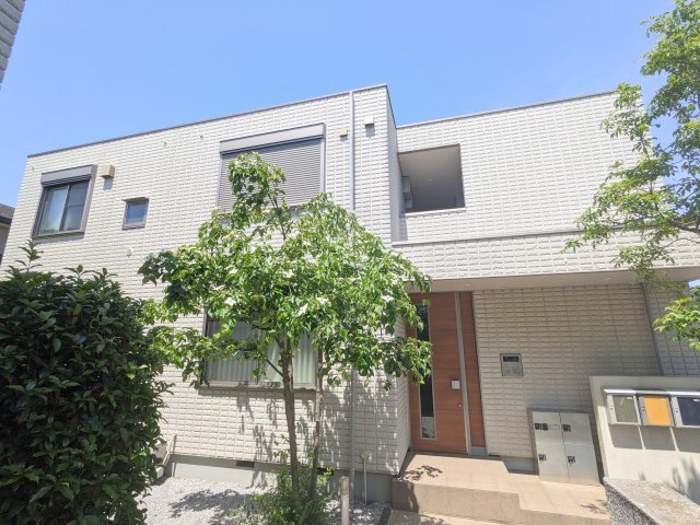 スリジェWのエントランス