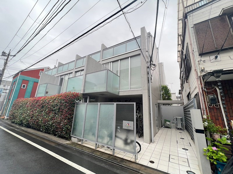 DeLCCS祐天寺Ⅱのエントランス