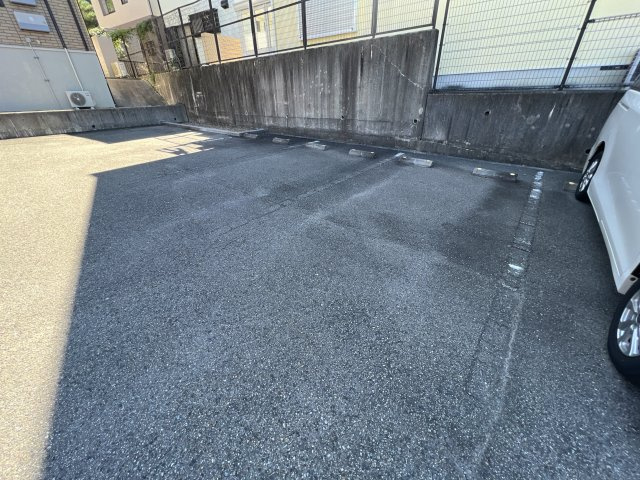ローテローゼ恵比須の駐車場