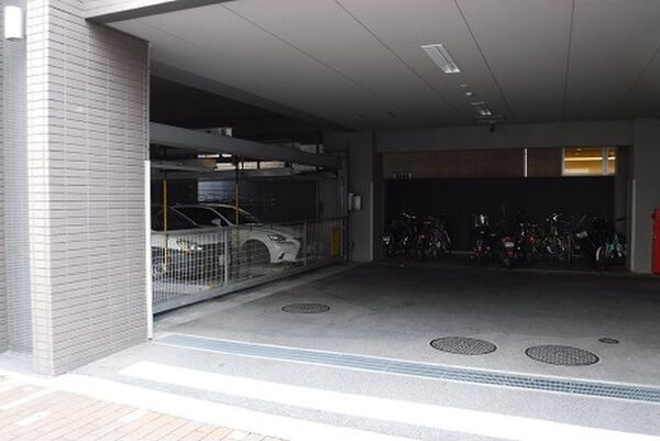 白川公園パークマンションの駐車場