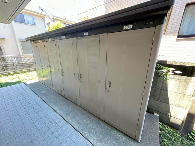 スリジエのその他共用部分|★無料トランクルームで収納補えます★