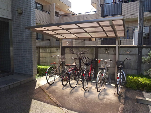 スリジエのその他共用部分|★屋根付き駐輪スペース★