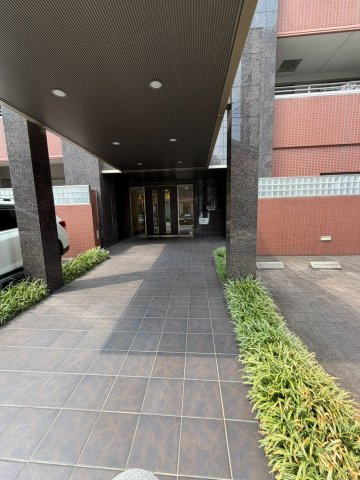 SS.FLAT桜山のエントランス