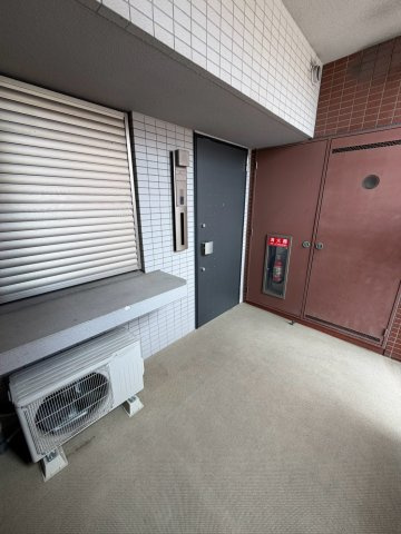 SS.FLAT桜山の玄関