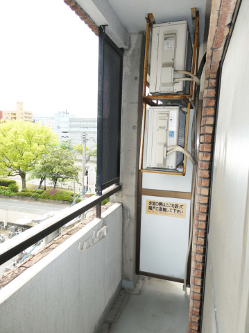 アウトサイダー京橋のバルコニー