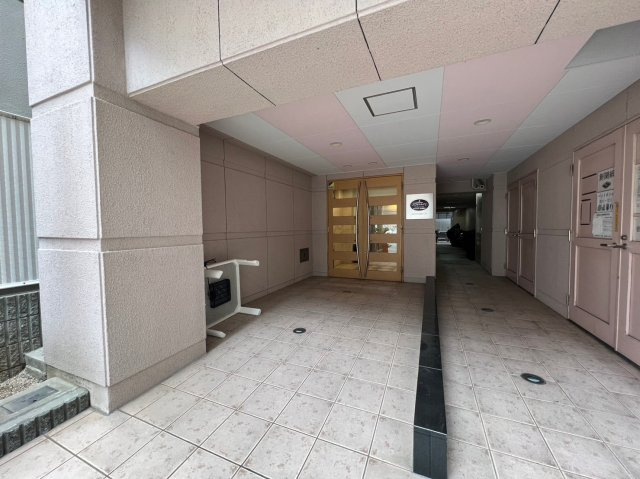 ディナスティ松屋町Ⅱ のエントランス