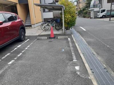 【駐車場】 | アバンツァ－トⅠ | 駐車場があるので、車を買う予定の方も安心です