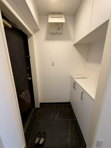 ロイヤルメゾン岡本Ⅲの玄関