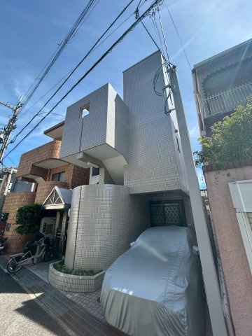 ロイヤルメゾン岡本Ⅲの外観