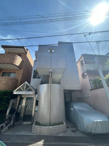 ロイヤルメゾン岡本Ⅲの外観