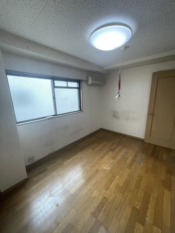 サンハイツ弐番館の洋室