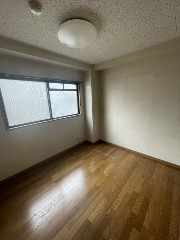 サンハイツ弐番館の洋室