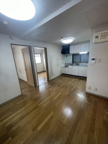 サンハイツ弐番館の居間・リビング