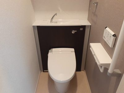 【トイレ】 | シャトーエレガント | 清潔感のあるトイレです