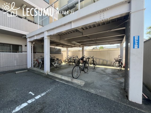 朝日プラザ南今宿の駐輪場