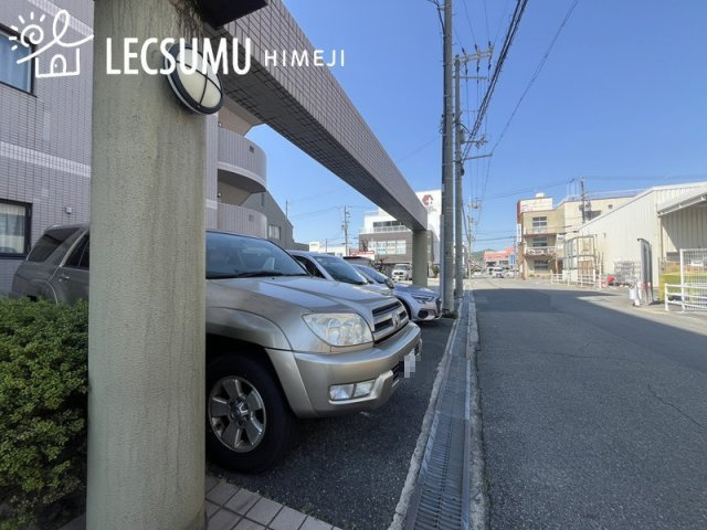 朝日プラザ南今宿の駐車場