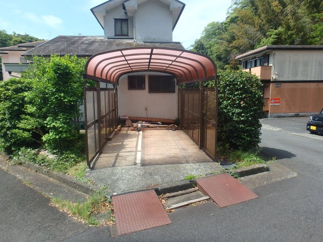 S1782H　東中中古住宅の駐車場