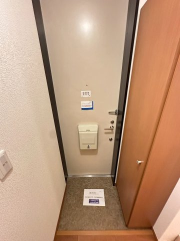 メゾンウィンザーの玄関