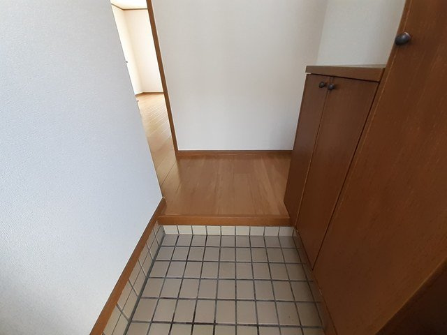 メゾンファミ－リエの玄関