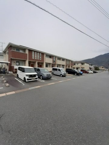 プリートの駐車場