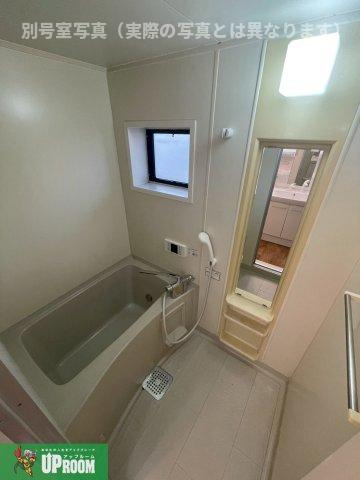 トゥインクルコート畔Bの浴室