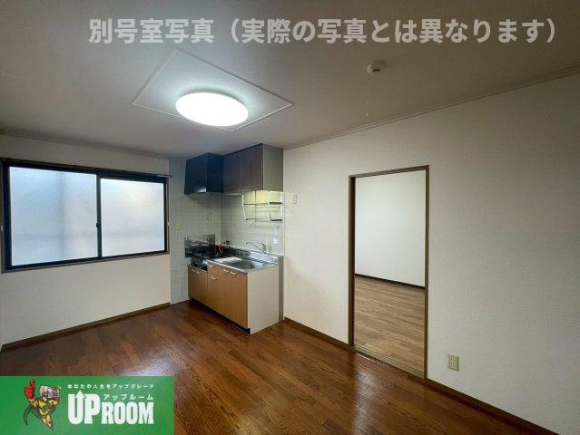 トゥインクルコート畔Bの居間・リビング