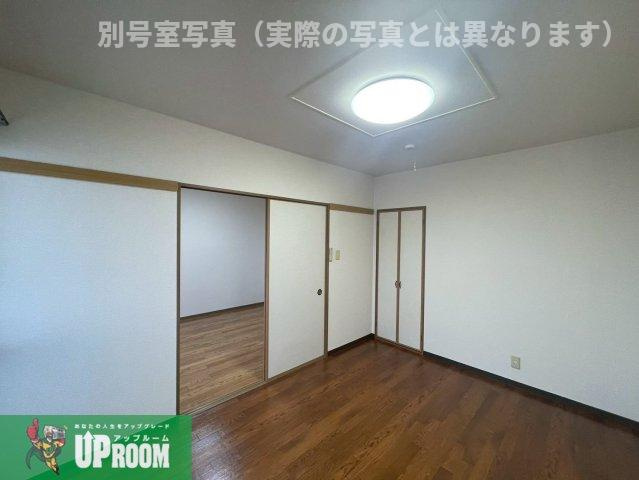 トゥインクルコート畔Bの洋室