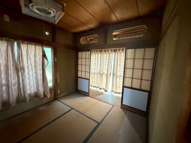 高崎市新保田中町494-4の和室