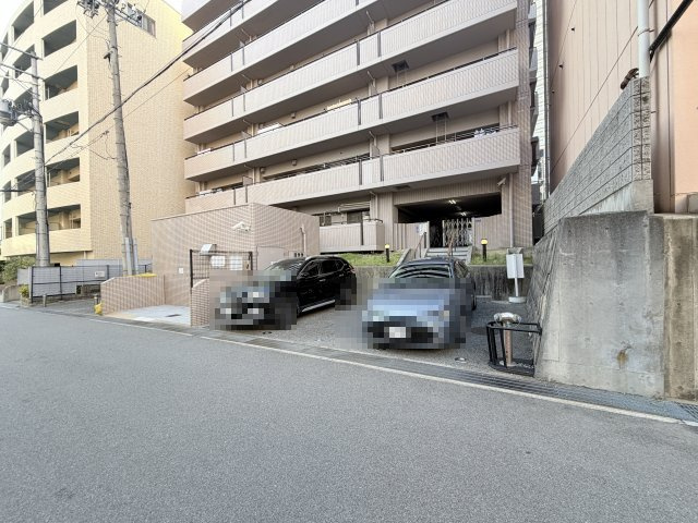 藤和シティホームズ灘の駐車場
