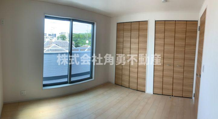 厚木市温水西1丁目　新築一戸建ての内観：施工例|《施工例》洋室